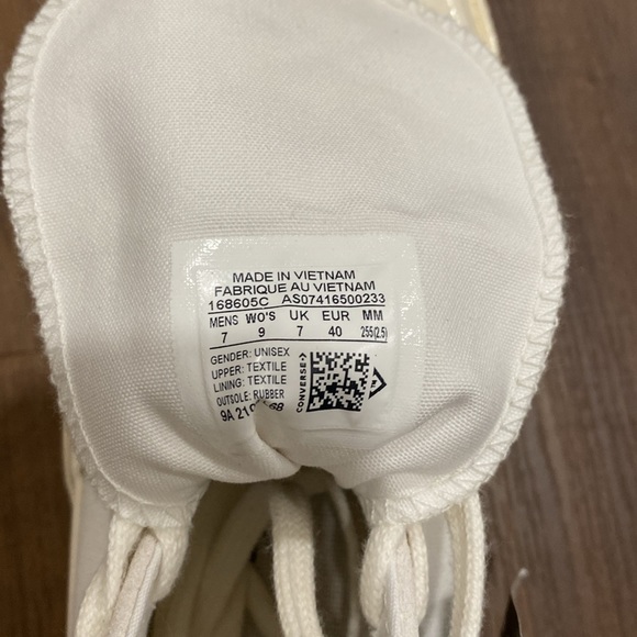 Converse - Picture 4 of 7